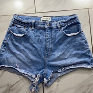 Abercrombie Curve Love High Rise Mom Short - 8